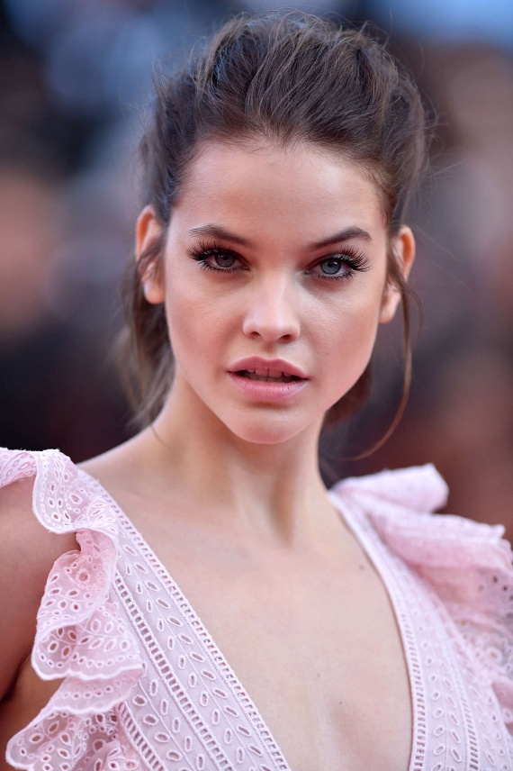 Palvin Barbi Melleit Bámulta Mindenki A Cannes I Filmfesztiválon Feminahu