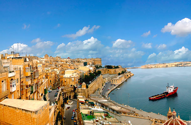 Málta fővárosa, Valletta egyik öblének panorámája