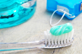 Csillogó, egészséges fogak házilag! 4 kellék, ami nélkülözhetetlen a fogápoláshoz