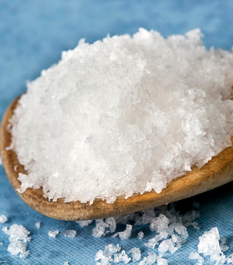  	Sós víz  	A sós vizes öblögetés bármilyen szájüregi gyulladás ellen hatékony lehet. Keverj egy teáskanál sót egy pohár meleg vízbe, majd öblögess vele legfeljebb fél percig, azután köpd ki.