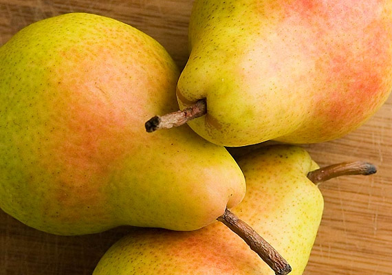 
                        	A körte rendszeres fogyasztása - a gyümölcs gyulladáscsökkentő hatása miatt - elsősorban az emésztőrendszer daganatos megbetegedései ellen nyújt védelmet.