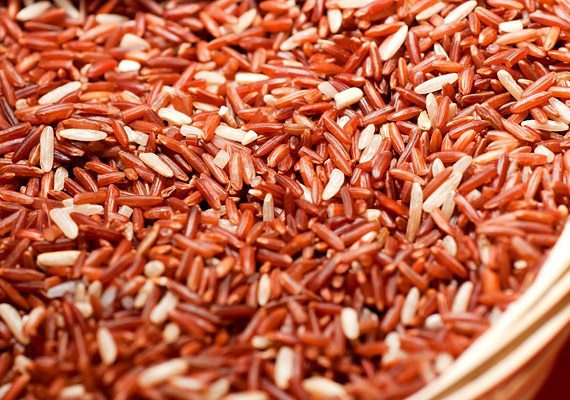 
                        	A rizs szintén jó szénhidrátforrás lehet, de lehetőleg ne a hántolt, fehér változatot fogyaszd. Szavazz inkább a barna rizsre, mely nem emeli meg olyan hirtelen a vércukorszintedet.