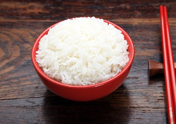 	A fehér rizst talán egészségesebb köretnek gondolod a hasábburgonyánál, ám az emésztés szempontjából ez sem annyira jó választás. Fogyassz inkább barna rizst, melynek rosttartalma segíti az anyagcsere-folyamatokat. Próbáld ki a barnarizs-diétát!