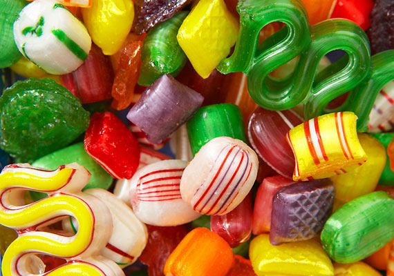 	A mértéktelen cukorfogyasztás vitaminhiányt okoz, mivel az emésztés során a cukor számtalan vitamint és nyomelemet elvon a szervezetedtől.
