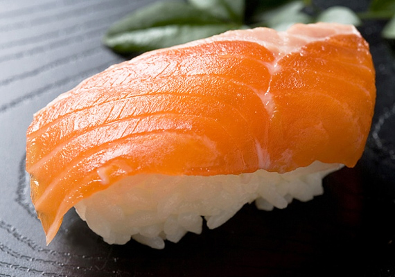 
                        	A tengeri halak fehérjetartama nagyon magas, ráadásul gazdagok omega-3 zsírsavakban, melyeknek köszönhetően könnyebben távoznak a salakanyagok a szervezetből.