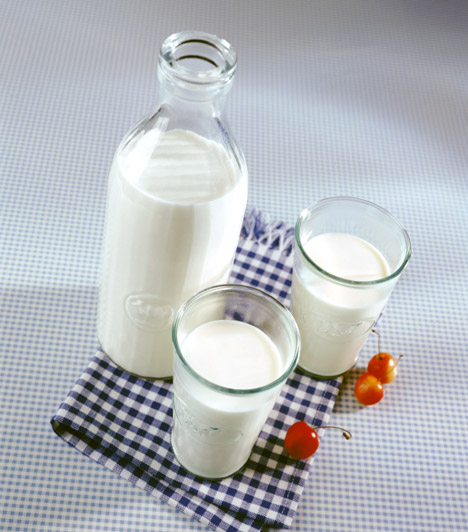  	A tejtermékek hizlalnak  	Az alacsonyabb zsírtartalmú tejtermékek is gazdagok a szervezet számára nélkülözhetetlen kalciumban, ami nélkül a fogyás sem indul be. Ha szeretnél megszabadulni a plusz kilóktól, mindenképpen hagyj helyet étrendedben a tejnek és a sajtnak.  	Kapcsolódó cikk: 	A kalcium zsírégető hatásai »