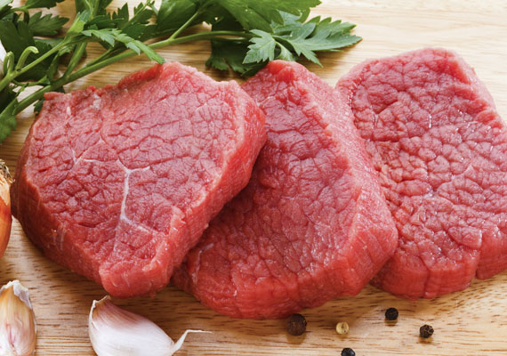 	A nagy családi ebédeknél vagy a közelgő ünnepek során jelentősen megnő a húsfogyasztás, de semmiképpen sem szabad túlzásba vinni. Főleg a vörös húsokkal légy óvatos, mert emésztésük nagyon sok időt vehet igénybe. 100 gramm marhahúsban 0 gramm rost van.