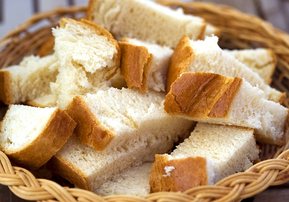 	A finomliszt - melyet a fehér kenyér és más péksütemények bőven tartalmaznak - gátat vet a salakanyagok eltávolításának, mivel semmilyen ballasztanyagot nem tartalmaz.