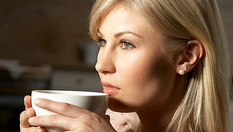 Új hasi zsírgyilkos tea, amivel 2 hét alatt megszabadulhatsz az úszógumidtól! (recept)