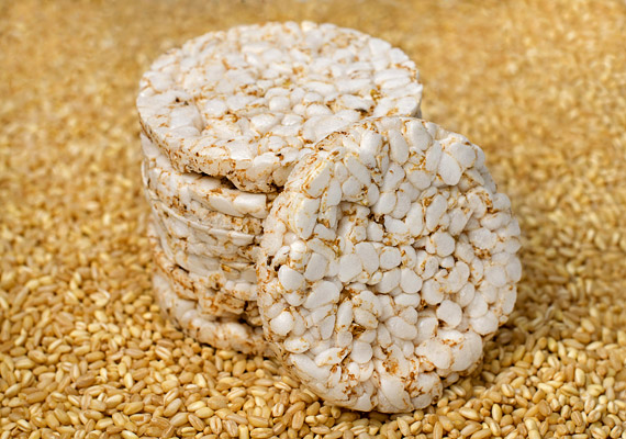 	A puffasztott búza glikémiás indexe jobb, mint a rizsé, ezért érdemes inkább erre voksolnod. Egy szelet sós puffasztott búza kalóriatartalma körülbelül 40 kalória. Tudj meg többet a glikémiás indexről!