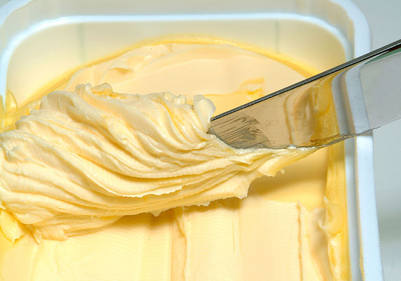 	Bár a margarinban fellelhető transzzsírsavak messze nem olyan egészségtelenek, mint ahogy a köztudatban él, kutatások szerint növelik a meddőség esélyét.