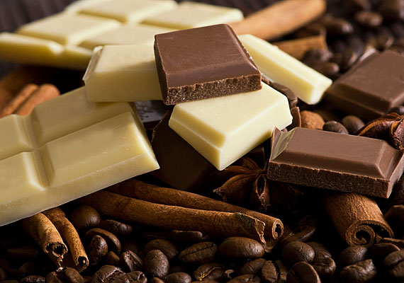 	A koffein, ami sajnos sok csokoládéban is megtalálható, hosszabb távon negatívan befolyásolhatja a mentális folyamatokat.
