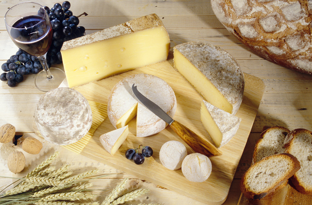 
                        	A lágy penészes és kék sajtok lisztériabaktériumot tartalmazhatnak - lehetőleg tartózkodj tőlük.