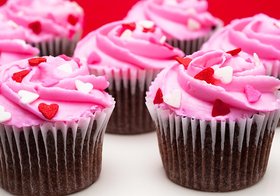 	A túlzott édességfogyasztás kihat az agy teljesítőképességére és a figyelemre is, ezért csak mértékkel szabad engedni a nassolást.