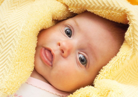 	A babakelengye megvásárlásakor ne felejtkezz el a puha bébitörölközőkről sem. Egy kapucnis és két pelenkaanyagú fürdőlepedőre van szüksége az újszülött babáknak.