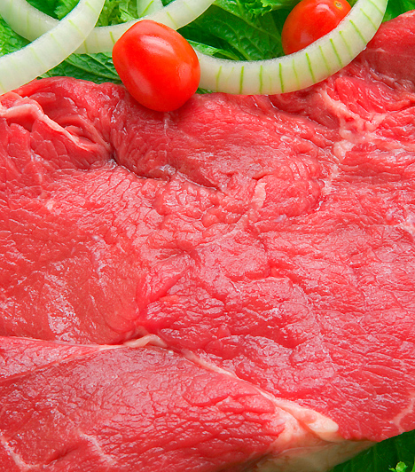 HúsA húsok a fejlődő szervezet számára nélkülözhetetlen fehérjebevitelt biztosítják. Ez a tápanyag elengedhetetlen a a növekedéshez, de a sejtek regenerálódási folyamatai során is nagy szerepet játszik. Éppen ezért gyerekek esetében nem nem ajánlott a vegetáriánus étrend, amennyiben mégsem esztek húst, feltétlenül kérd dietetikus tanácsát!