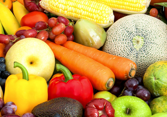 
                        	Sok zöldség és gyümölcs
                        	A terhesség alatt és után is a zöldségek és gyümölcsök tegyék ki étrended legnagyobb hányadát. Ne a gyorsan felszívódó  szénhidrátoknak ess neki, ha rád tör az őrjítő éhség.
                        	 