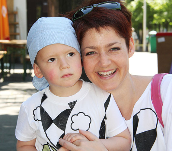 
                        	Vágó Piros és kétéves kisfia, Zalán az RTL Klub Reggeli című beszélgetős műsorában vendégeskedtek.