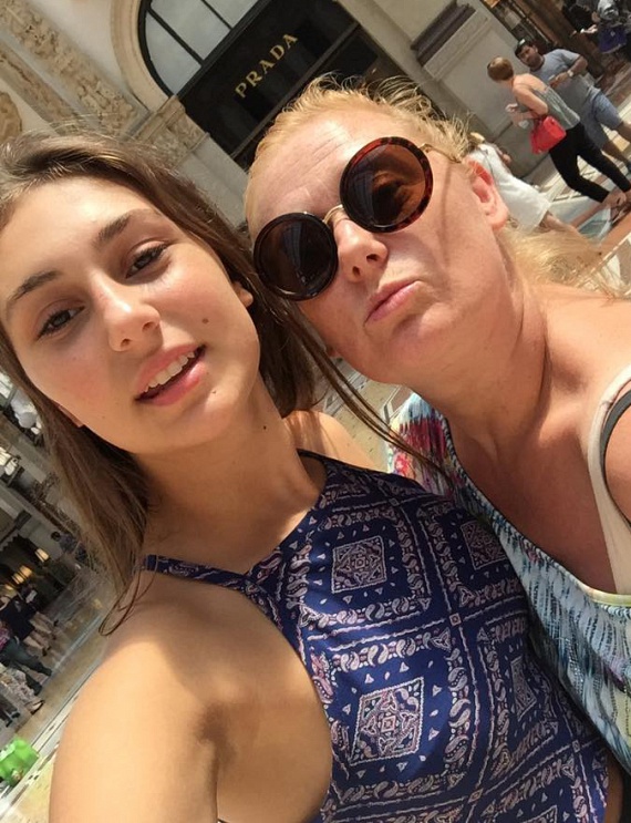 	Cseke Katinka kettesben utazott nagylányával, Pannával a gyönyörű Milánóba. A nyaralásról fotókat is osztottak meg Facebook-oldalukon.