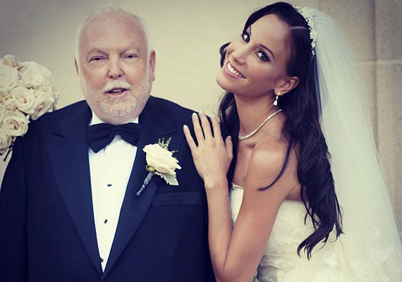 	A 72 éves Andy Vajna 2013 augusztusában vette feleségül a nála 38 évvel fiatalabb Tímeát. A lagzit Antonio Banderas villájában tartották.
