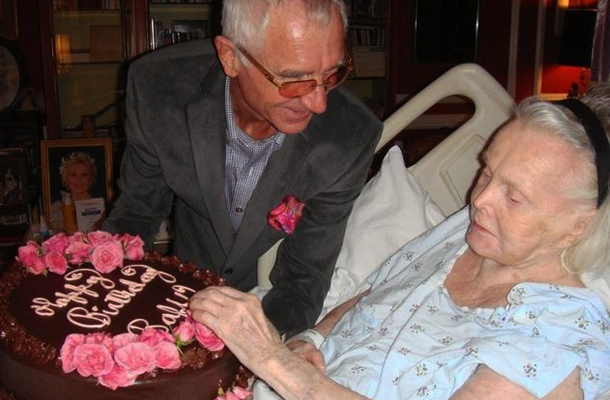 Februári születésnapját otthon, de betegen ünnepelte