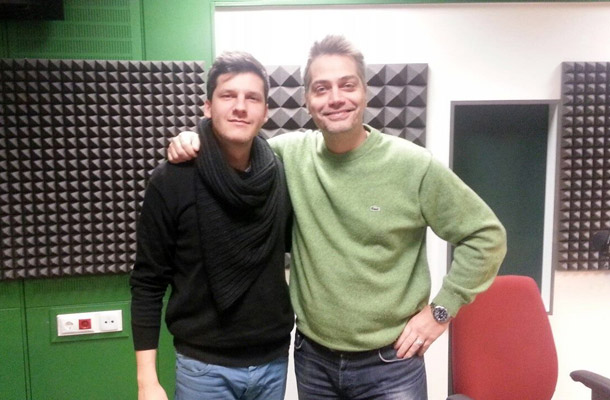 Harsányi Levente (jobb oldal) a Talpra magyar műsorvezetőjével, Buda Mártonnal