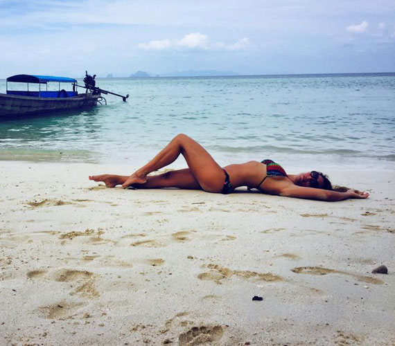 	Horváth Éva februárban Burmába utazott, ahonnan néhány bikinis fotóval is megörvendeztette a rajongóit.