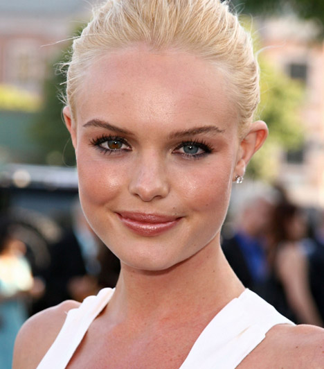 	Kate Bosworth	A szőke színésznő kislánykorában díjugratónak készült, szépségére épp egy versenyen figyeltek fel, melynek köszönhetően megkapta A suttogó egyik szerepét, de a legtöbben a Superman visszatérből ismerik. Kate Bosworth január 2-án született.
