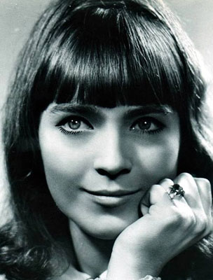 Kovács Kati fiatal énekesnőként