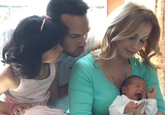	Gombos Edina, a TV2 egykori műsorvezetője 2015. március 27-én, előrehozott császármetszéssel hozta világra második gyermekét, Matteót. Edina nagylánya, a hat és fél éves Miranda rajong az öcsiért, sőt, még segít is anyukájának a baba körül.