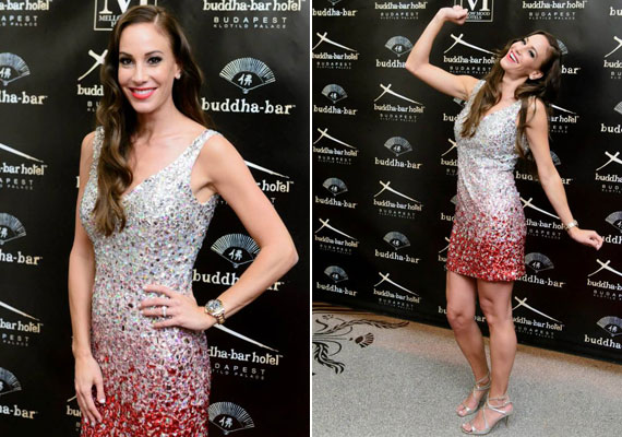 	Vajna Tímea is egy ezüst, piros színátmenetes flitterruhában csillogott. A Missy koktélruhájában ezúttal visszafogott volt, ellensúlyozta a Miss Universe Hungary döntőjében viselt merész estélyit.
