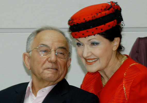 	82 évesen újra megnősült Vitray Tamás, a magyar televíziózás élő legendája. További részletekért kattints ide »