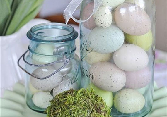 
                        	Ha a visszafogott, elegáns dekorációk híve vagy, az üvegeket pasztellszínű tojásokkal is megtöltheted.