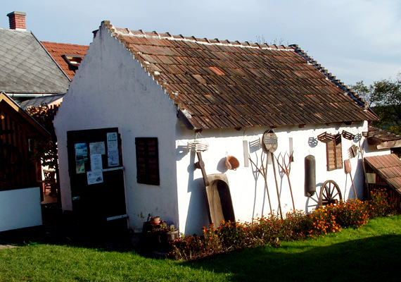 	Szalafő Pityerszernek köszönhetően az Őrség múzeumfaluja, ahol megismerkedhetsz a népi építészettel és a vidéki emberek vendégszeretetével is.