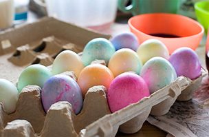 Egyszerű színes tojások kavalkádja