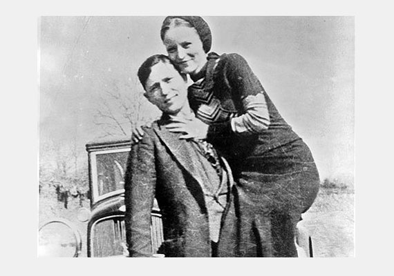 	Bonnie és Clyde, a 20. század elejének legismertebb bűnözőpárja több rablást követett el a nagy gazdasági válság idején, 1934-ben lőtték le őket.