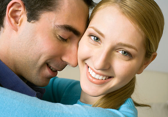 	A hosszú kapcsolatok egyik titka, hogy két embernek nagyjából egyforma igénye van az intimitásra - testi érintések és beszélgetések formájában.