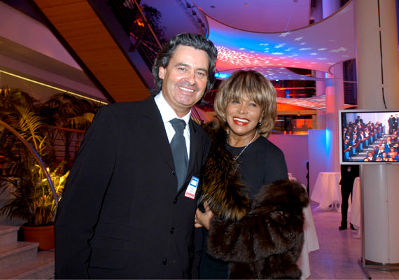 
                        	Tina Turnernél 16 évvel fiatalabb a párja, Erwin Bach.