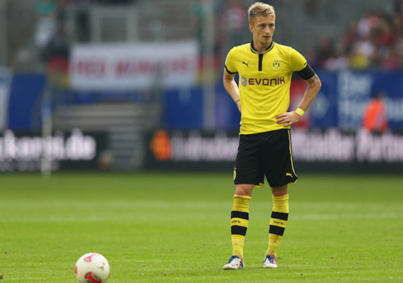
                        	A szőke Marco Reus a Borussia Dortmundnál játszik középpályásként. A 24 éves német focista nemcsak bravúros játékával, hanem divatos frizurájával is hódít. Ő a hatodik a listán.