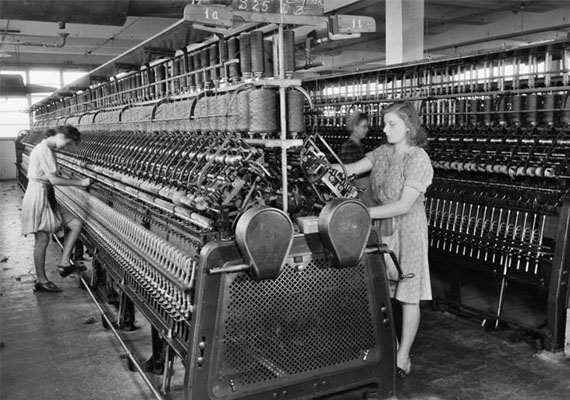 	Textilipari munkásnők Győrben, 1951-ben.