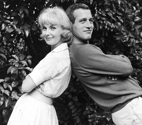 	Paul Newman és Joanne Woodward	Paul Newman második házassága Hollywood egyik legtartósabb sztárszerelme volt. A frigy 1958-ban köttetett. A pár nyilatkozataiból kiderült, harmonikus életük titka az volt, hogy elfogadták egymást különbözőségeikkel együtt, és ugyanúgy élvezték a külön töltött órákat, mint az együtt megélt évtizedeket.	 