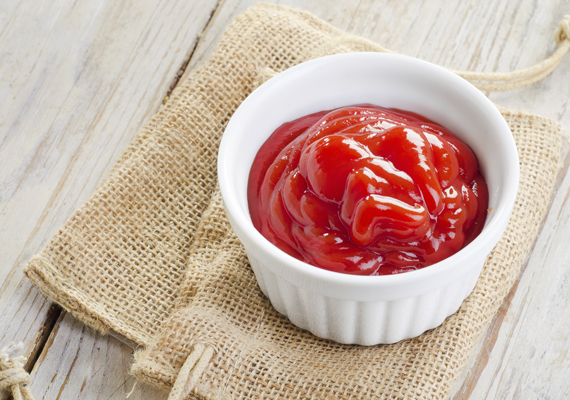 
                        	A ketchupnak sem tesz jót, ha ott marad az asztalon, ugyanis veszíthet frissességéből, és ezzel az íze sem lesz olyan intenzív.