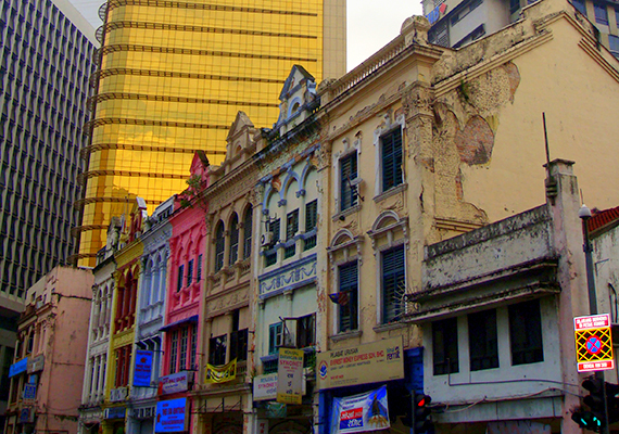 	Régi és új épületek Kuala Lumpurban, Malajziában.