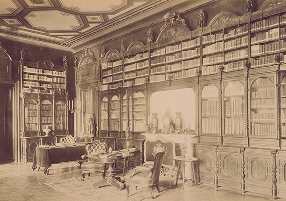 	A képen a budapesti, Krisztina körúti a Karátsonyi-palota - lebontották - könyvtárszobája látható. A felvétel 1895 és 1899 között készült.