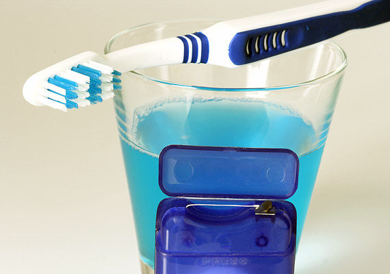 	A szájvizet máshol is használhatod a fürdőszobában: csíkmentesen tisztítja a tükröt és a csempét is.