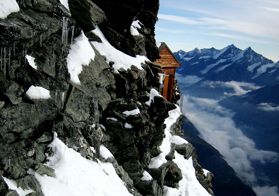 	Szinte megközelíthetetlen ez a Matterhornon álló, svájci kunyhó.
