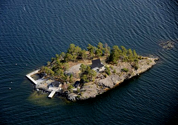 	Svédország apró szigetei tökéletes helyszínt jelentenek, ha valaki távol kíván maradni a tömegektől.