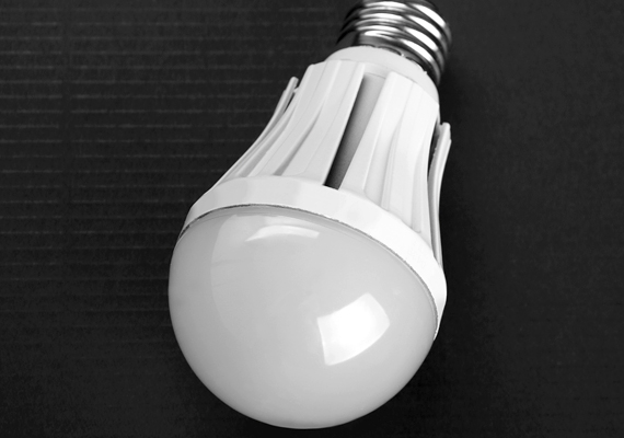 	Bár a LED-égők drágábbak, mint hagyományos társaik, áruk gyorsan megtérül: amellett, hogy kevesebbet fogyasztanak, élettartamuk is jóval hosszabb.