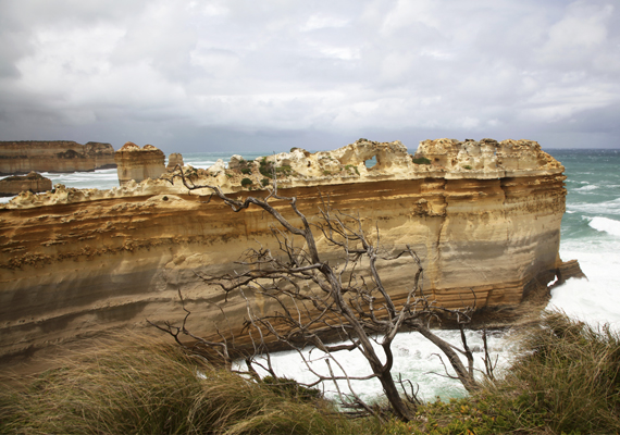 	Az ausztrál partvidéken sok olyan, hasonló sziklaorom található, ahová ilyen jellegű házakat építhetnek. Más kérdés, hogy lenne-e rájuk tényleges kereslet.