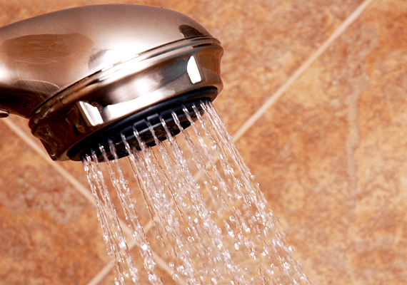 	Ma már számos modern, takarékos zuhanyfej kapható, melynek kialakítása szabályozza, mennyi vizet használsz el.